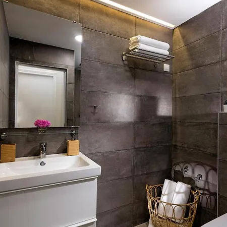Stylish Apartment By City Center Iraklio Exterior foto